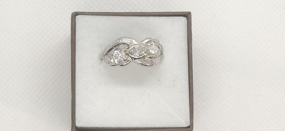 Złoty pierścionek z brylantami 1.08ct i diamentami 0.20ct / certyfikat