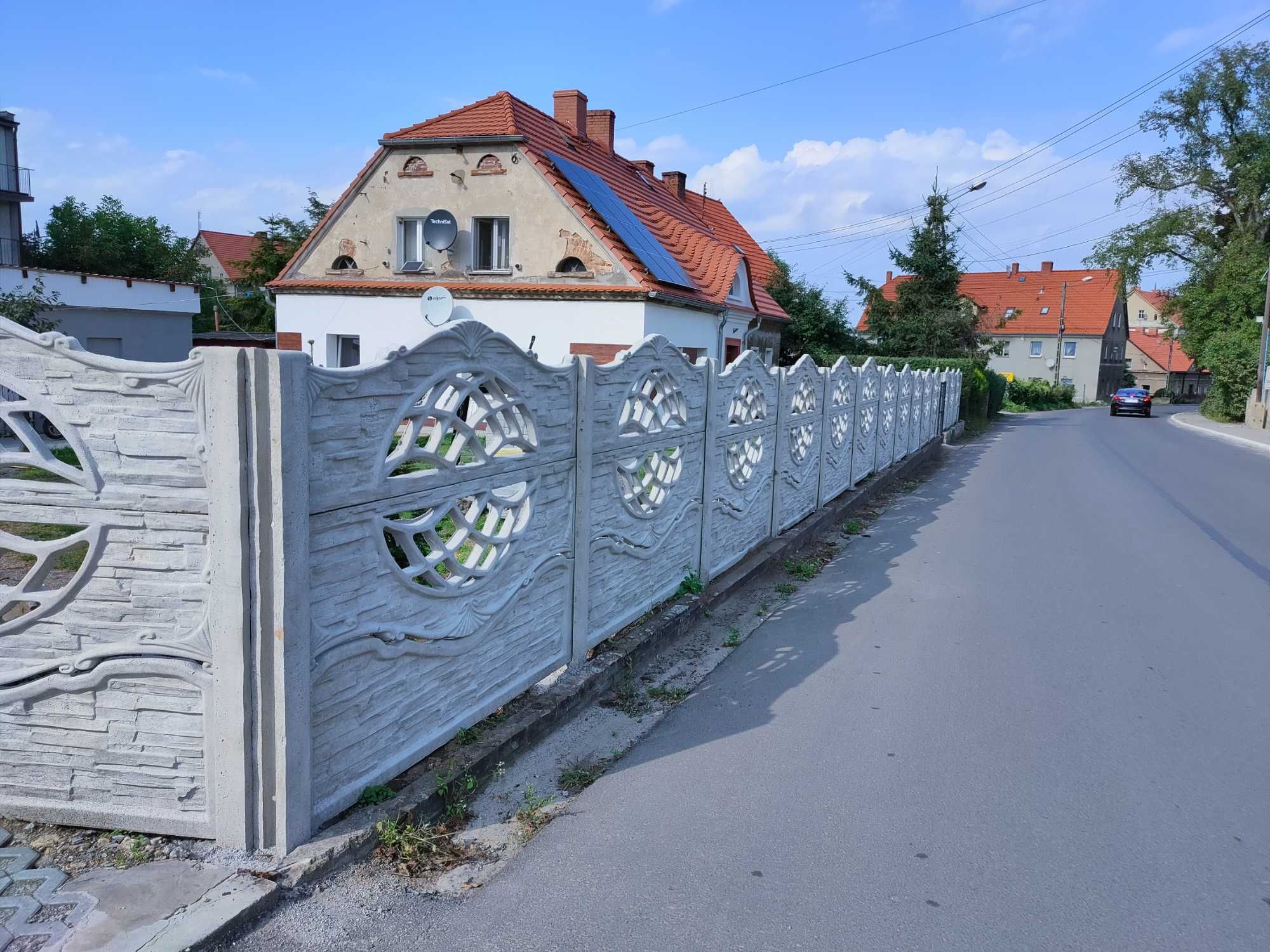 Ogrodzenia, montaż ogrodzeń, siatka, panele, betonowe itp.