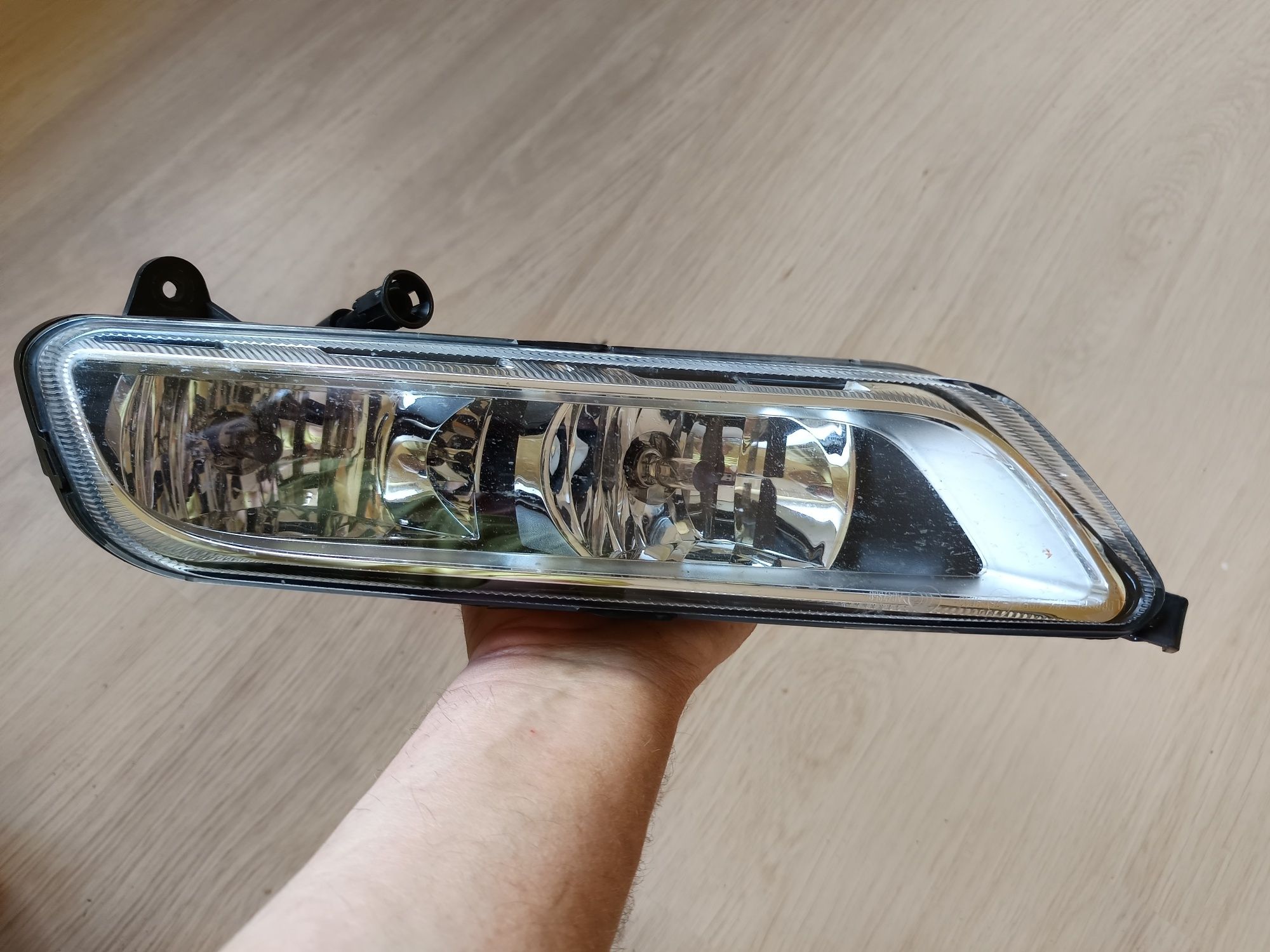 VW Passat B7 R-line halogen lewy H8 + H8