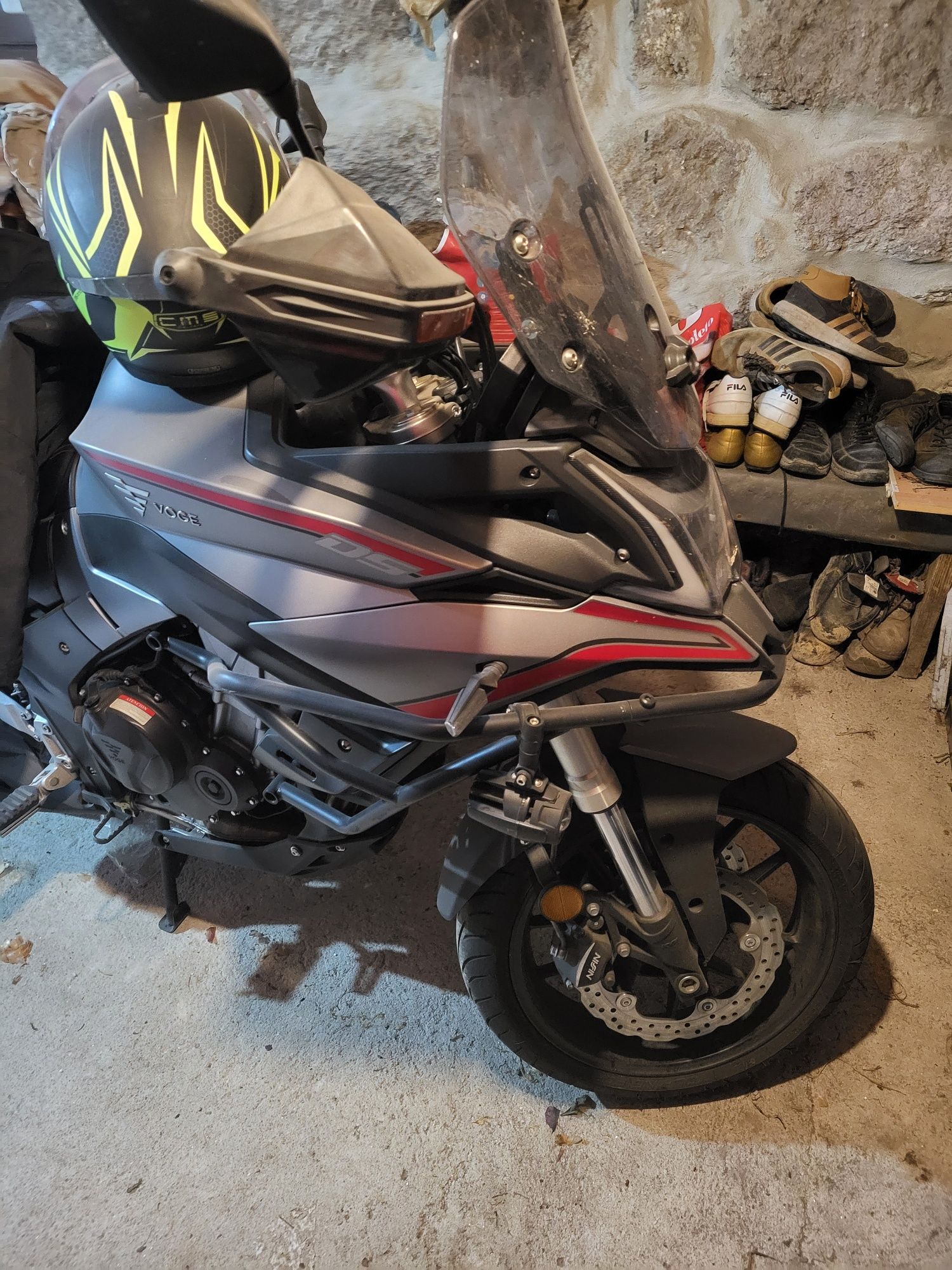 Voge 500ds como nova