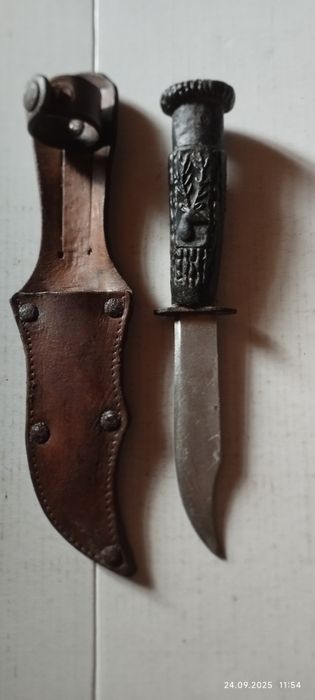 Stary nóż myśliwski , finka w etui skórzanym.PRL.