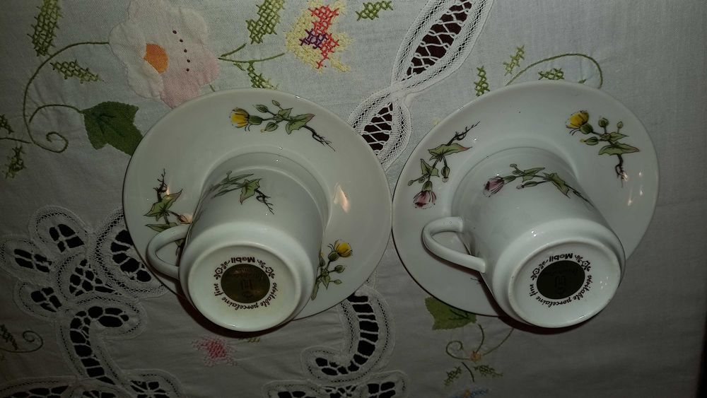 Conj. de 2 chávenas e 2 pires de café longo - Porcelana Fina