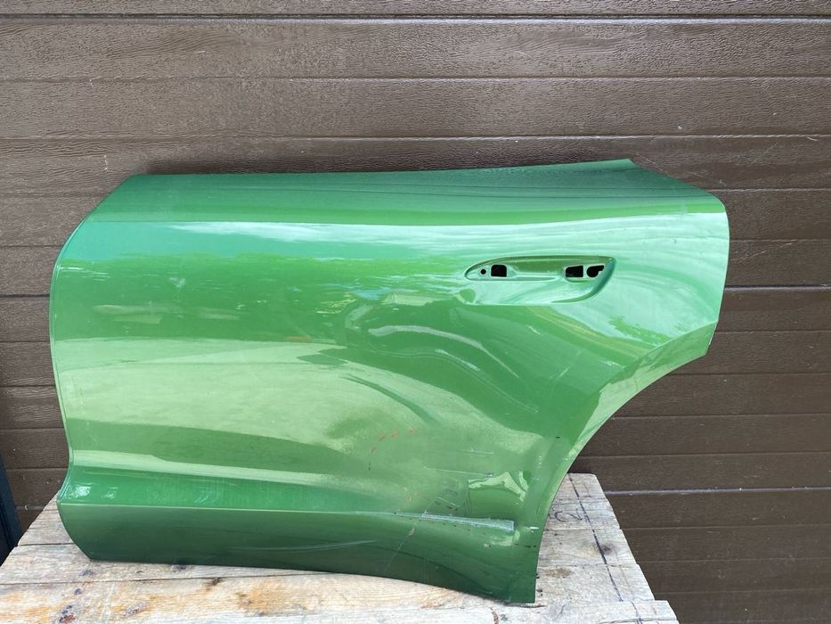 Porsche taycan двері задні ліві