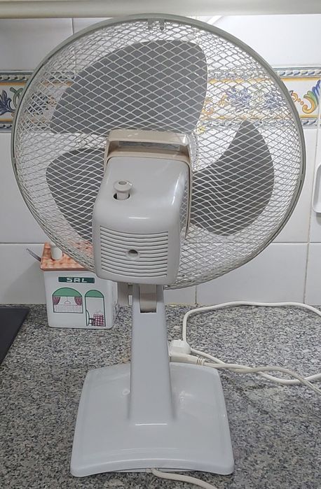 VENTOINHA IMPECÁVEL,DE BANCADA COM 3 VELOCIDADES.Casa,Quarto,Sala,etc.