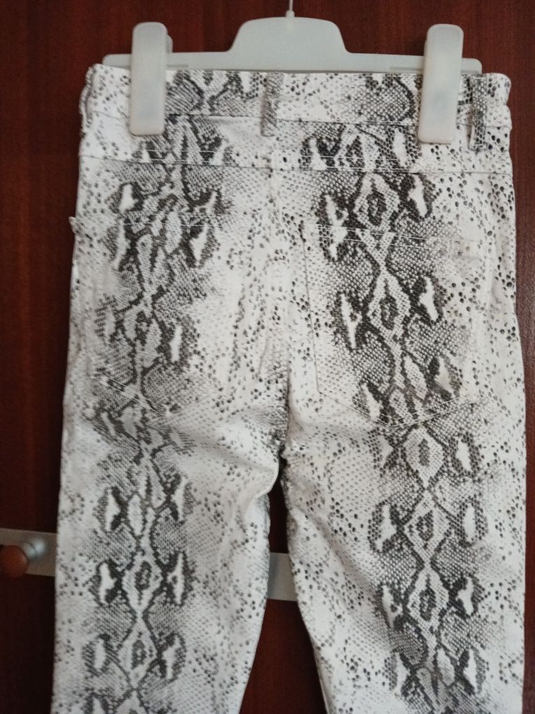Calça de senhora tam 34 marca Zara