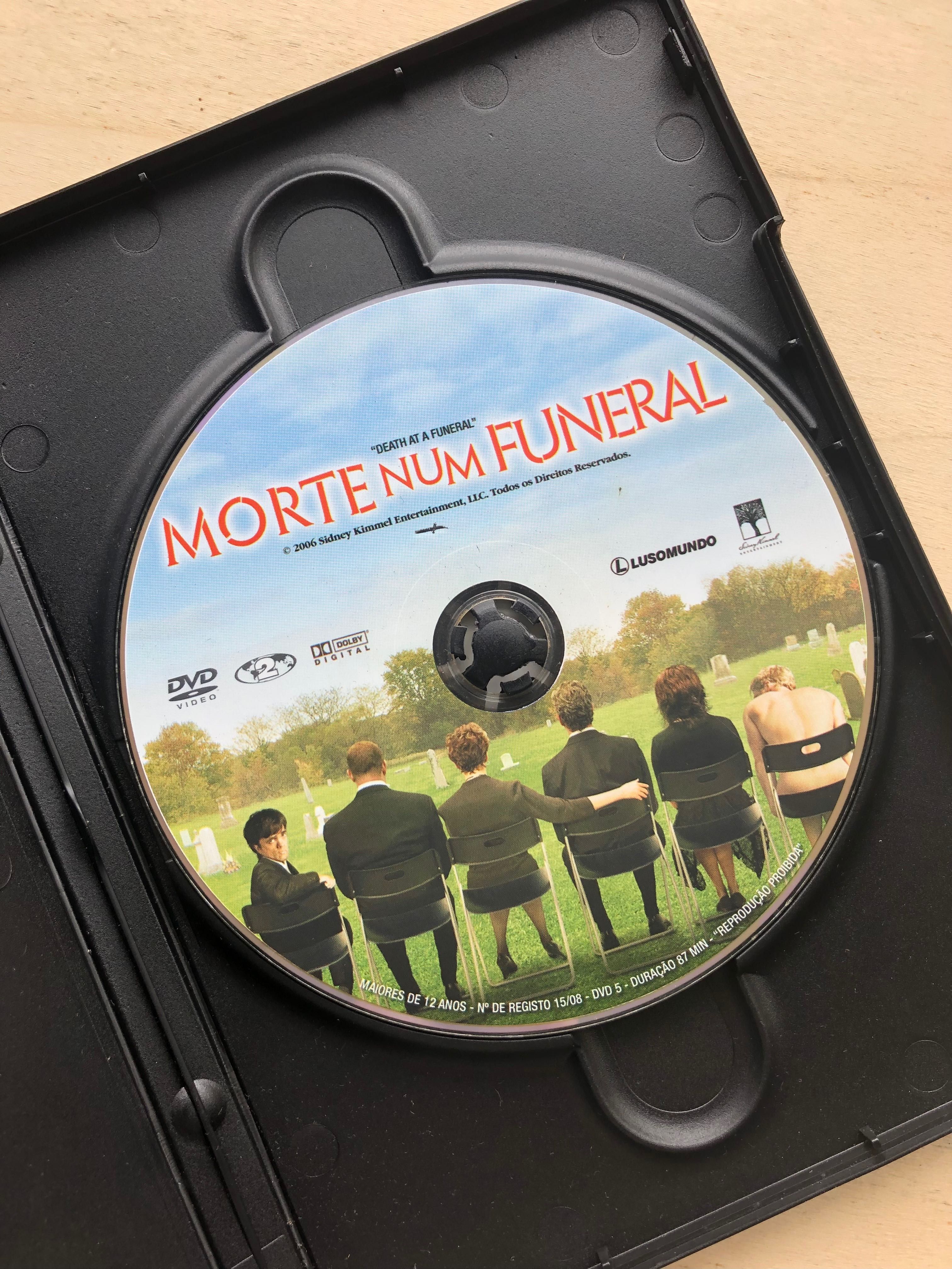 DVD “Morte num Funeral”