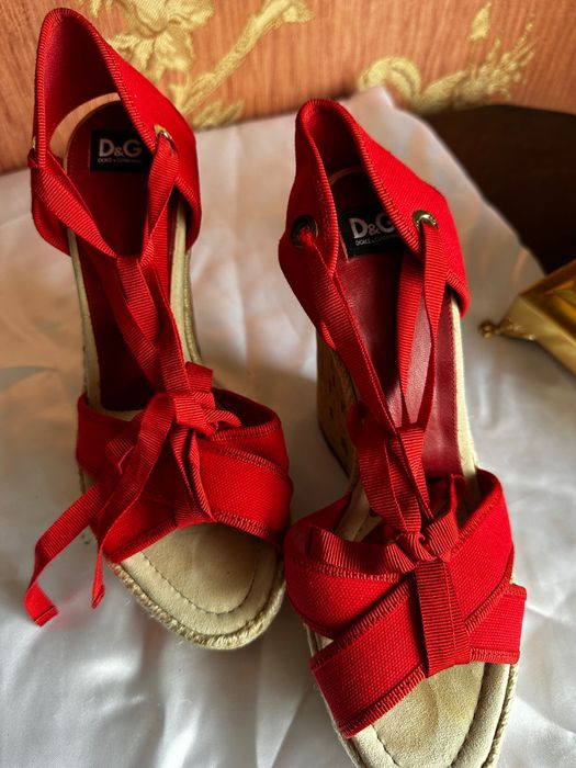 D&G,італійські оригінальні, тканина пару раз носила,з профілактикою