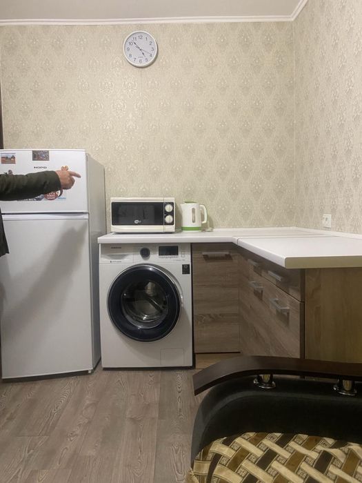 Сдаю комнату (свет не выключают),евроремонтом на Театральной