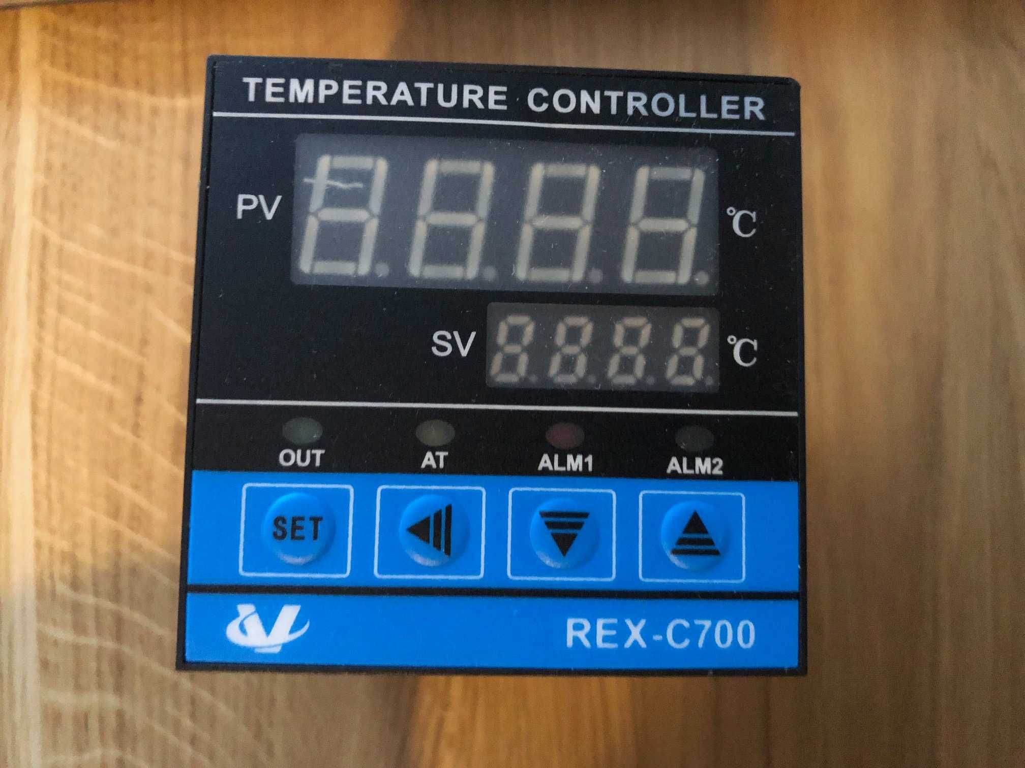 Cyfrowy regulator temperatury REX-C700 - NOWY