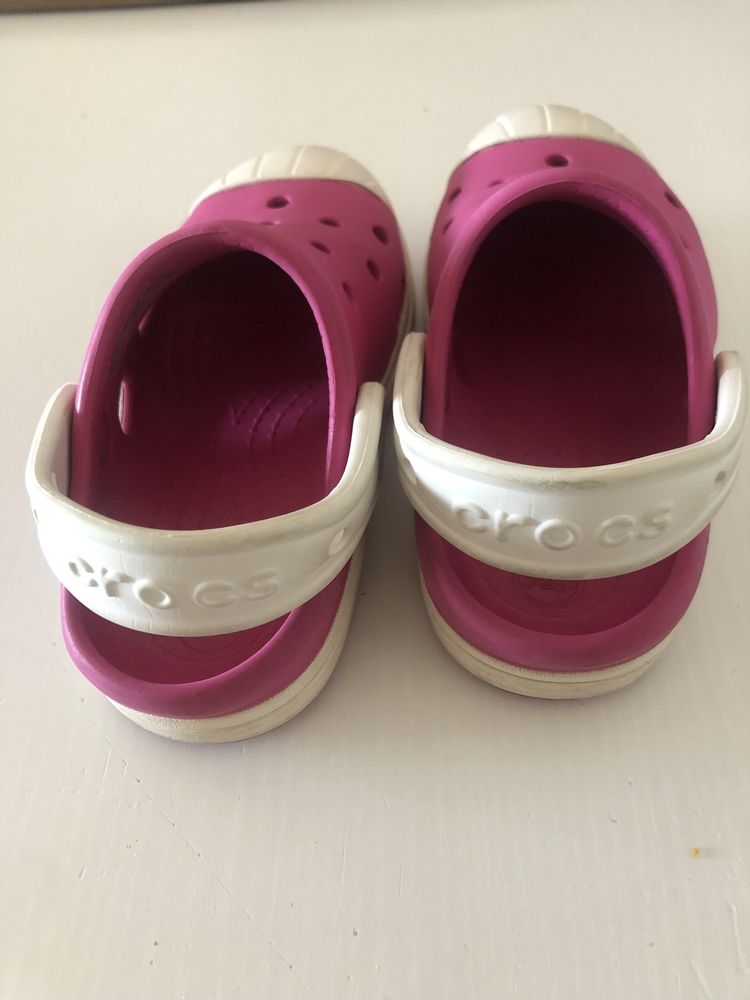 Crocs rosa e branco C8