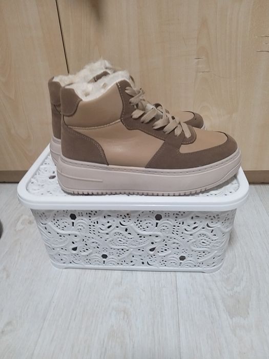 Продам ботинки, кроссовки зима