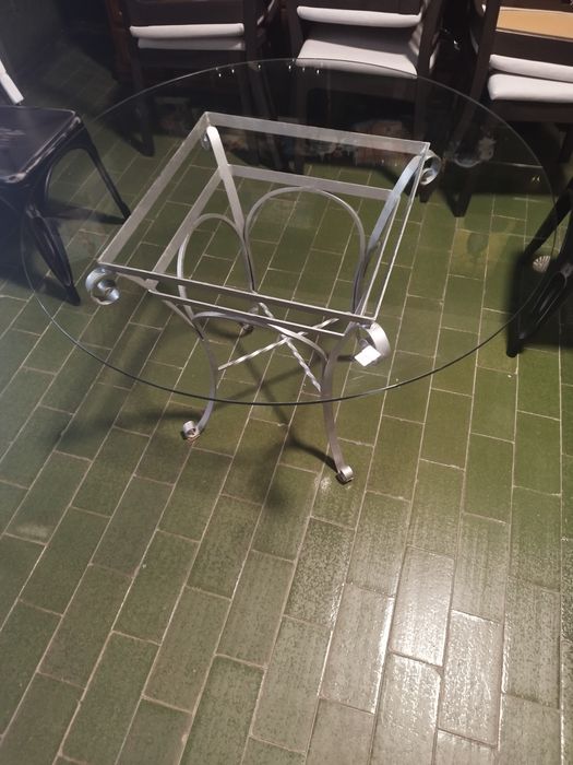 Mesa e 4 cadeiras