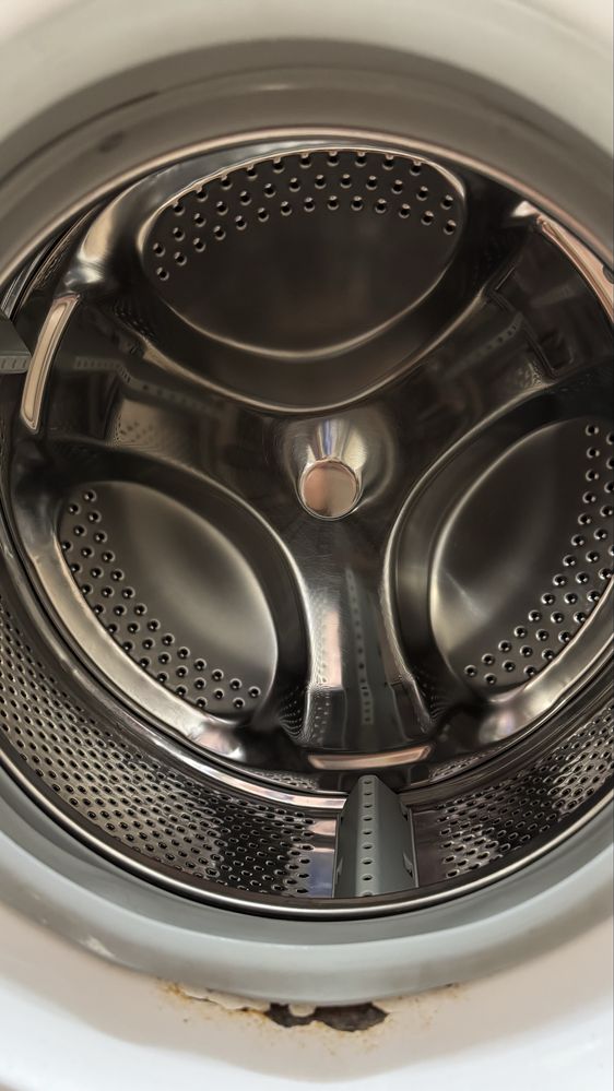 Пральна машинка Indesit wisl102