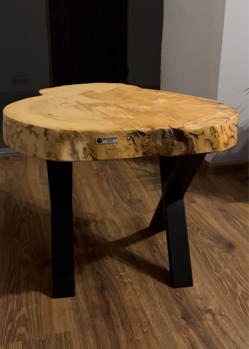 Stolik kawowy z litego drewna