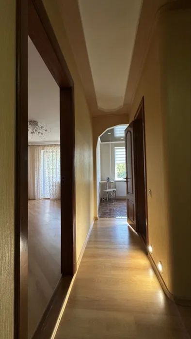 3-кімнатна квартира, 2-й поверх. Дендропарк..