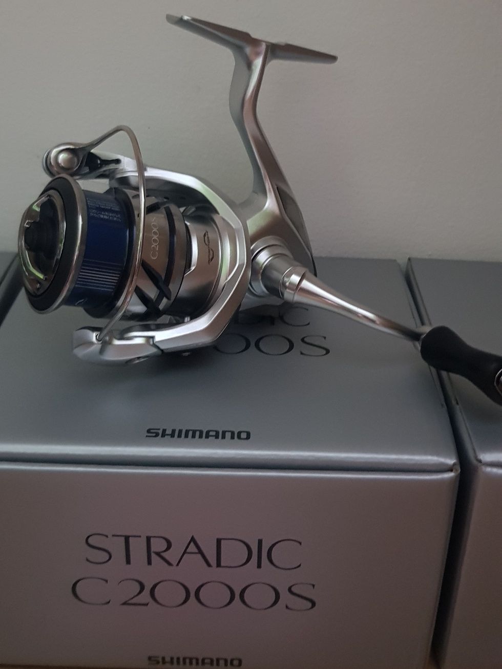 Kołowrotek Shimano Stradic FM C2000S + miarka Shimano gratis