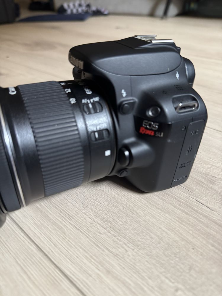 Canon(EOS 100D)Rebel SL1 + Obiektyw Canon 10-18mm f/4.5-5.6 IS STM
