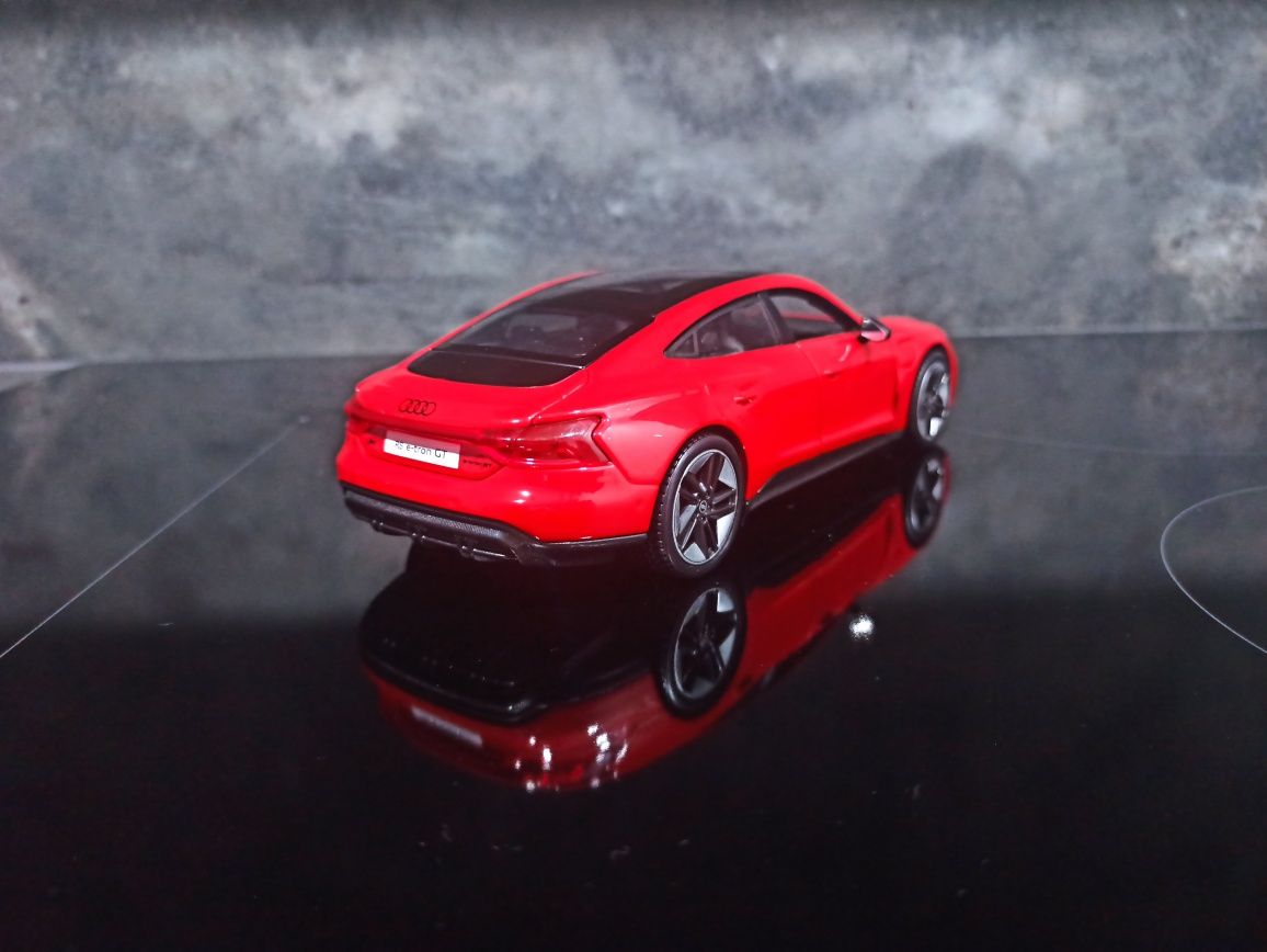 1:24 Audi RS e -tron GT, Audi RS5 coupe