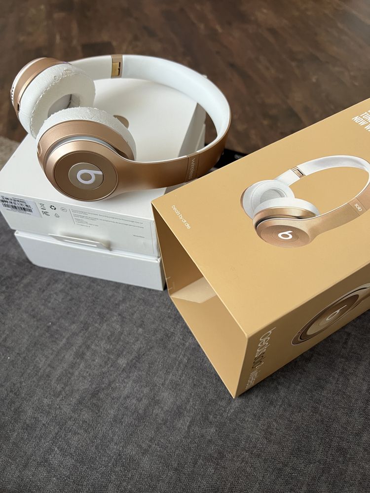 Навушники Beats SOLO2 золотого кольору ,бу