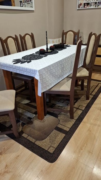 Stół jadalny z 6 krzeseł