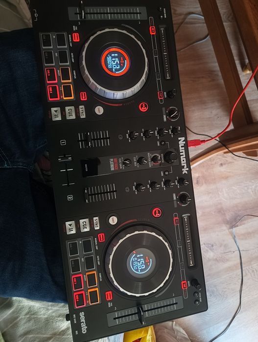 Kontroler mikser DJ Numark MixTrack Platinum + futerał