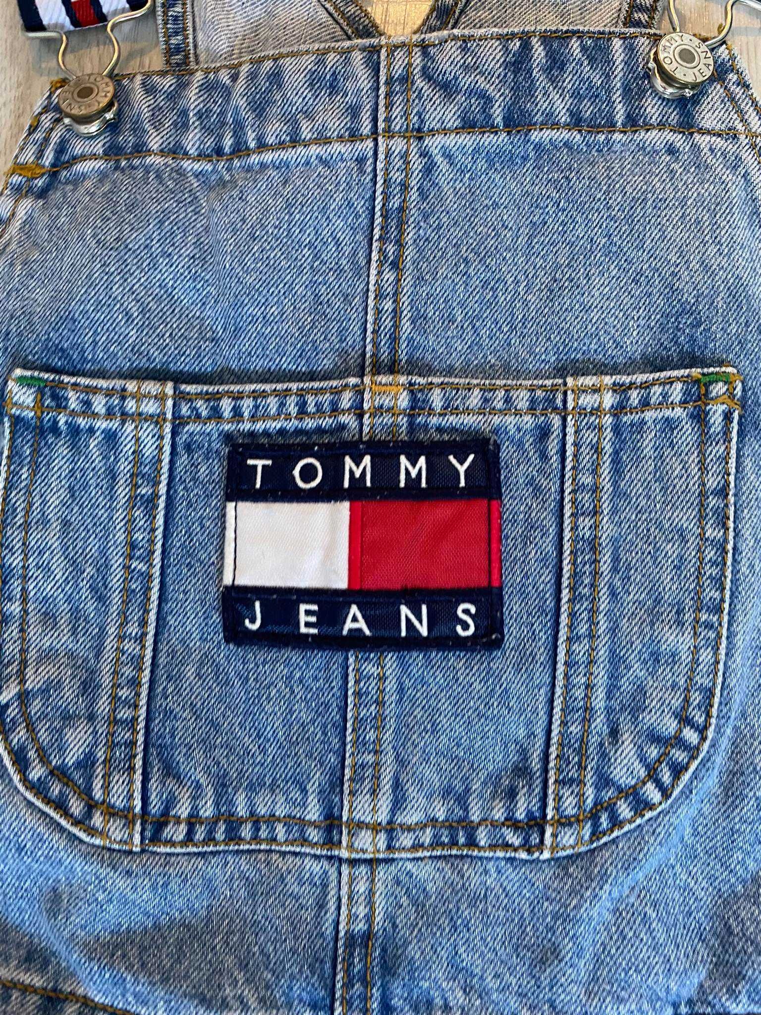 Sukienka jeansowa typu ogrodniczka Tommy Jeans