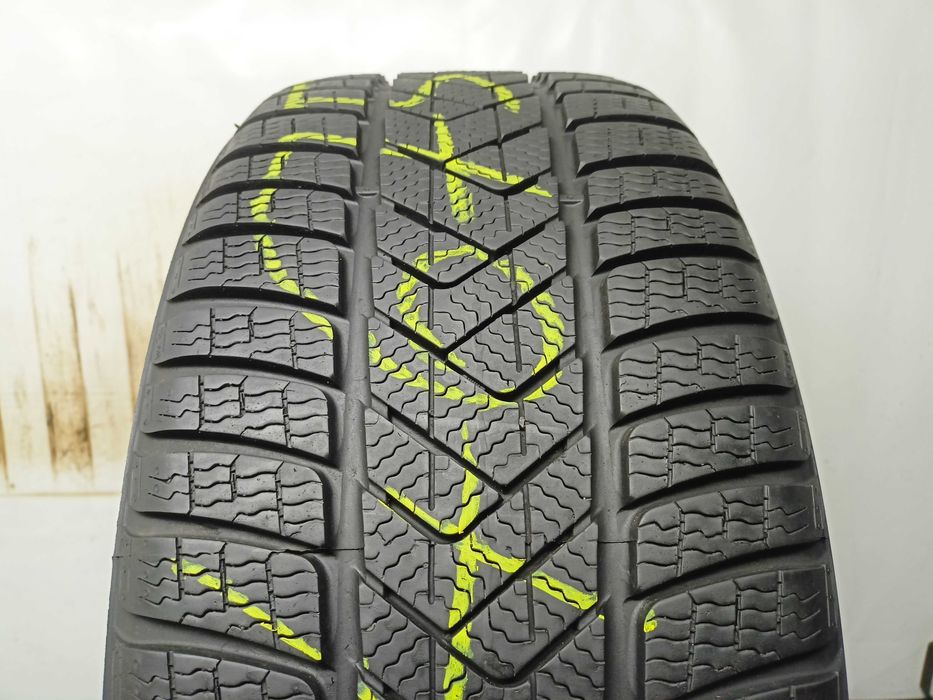 Pirelli SottoZero 3 235/45/18 23r. 98V 7,2mm (4675)