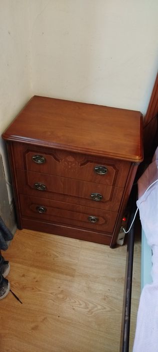 Cama casal + 2 mesinhas de cabeceira