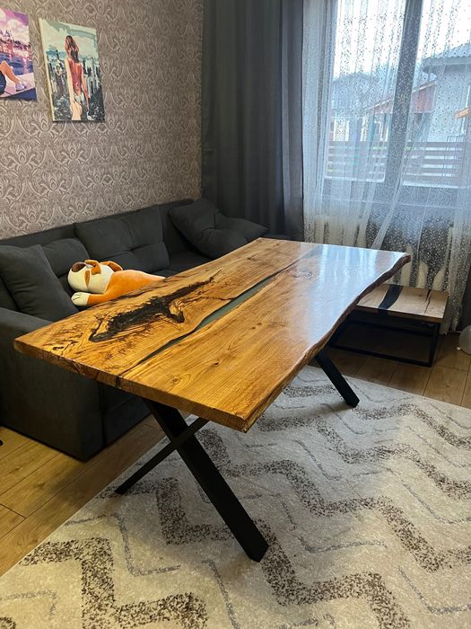 Продам дуже гарно зроблений стіл