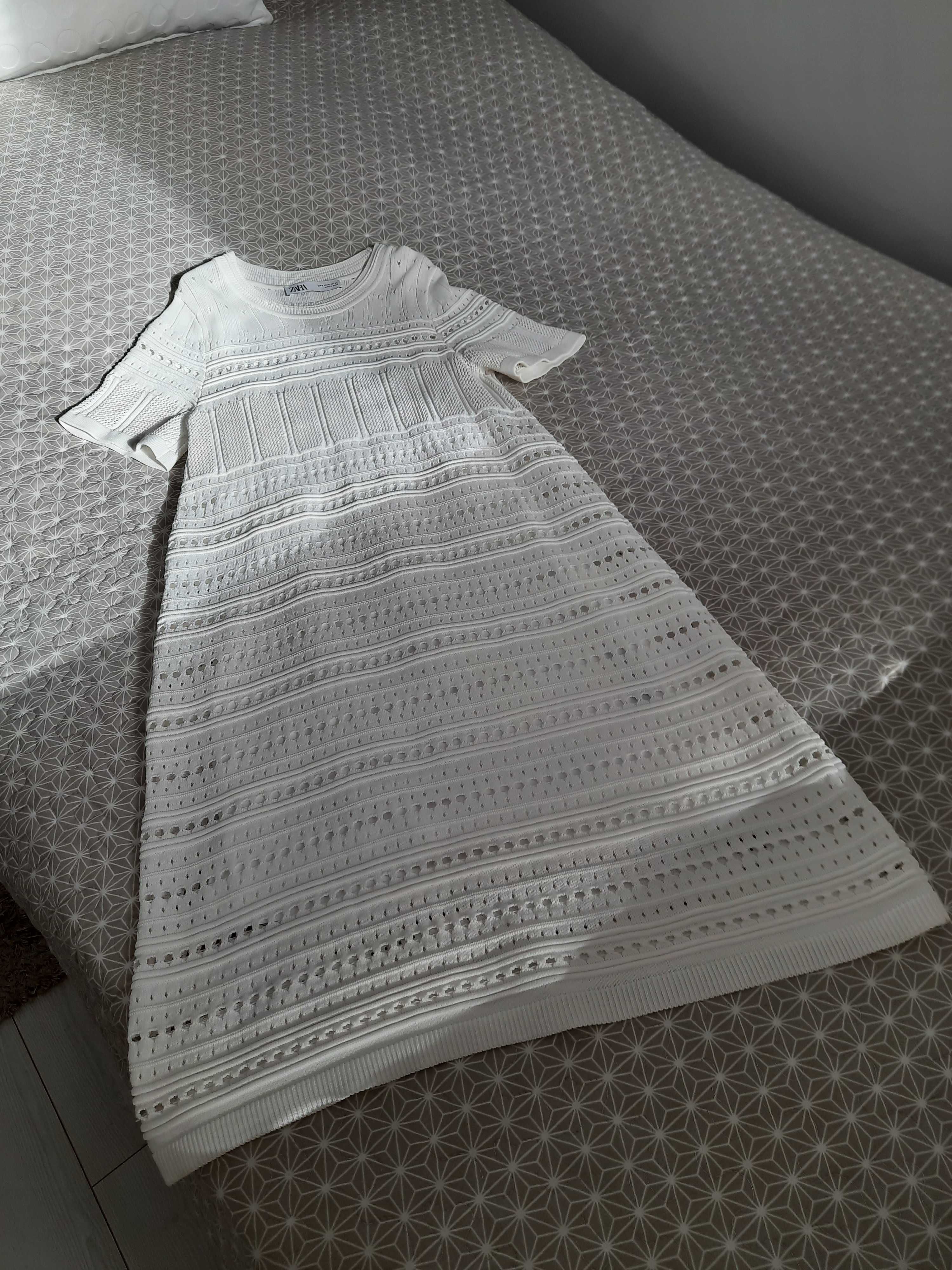 Ażurowa biała sukienka Zara