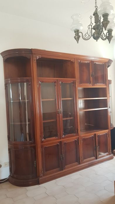 Movel de sala em muito bom estado, com espaço para televisão