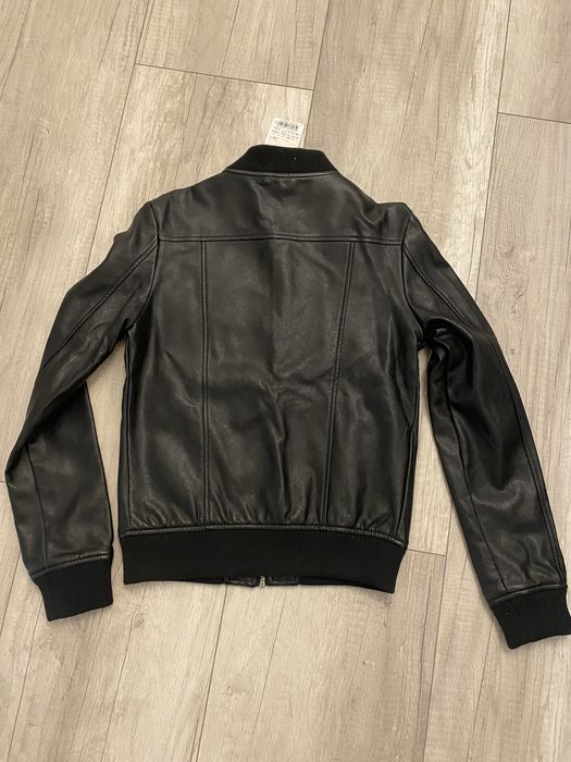 Продам куртку бомбер