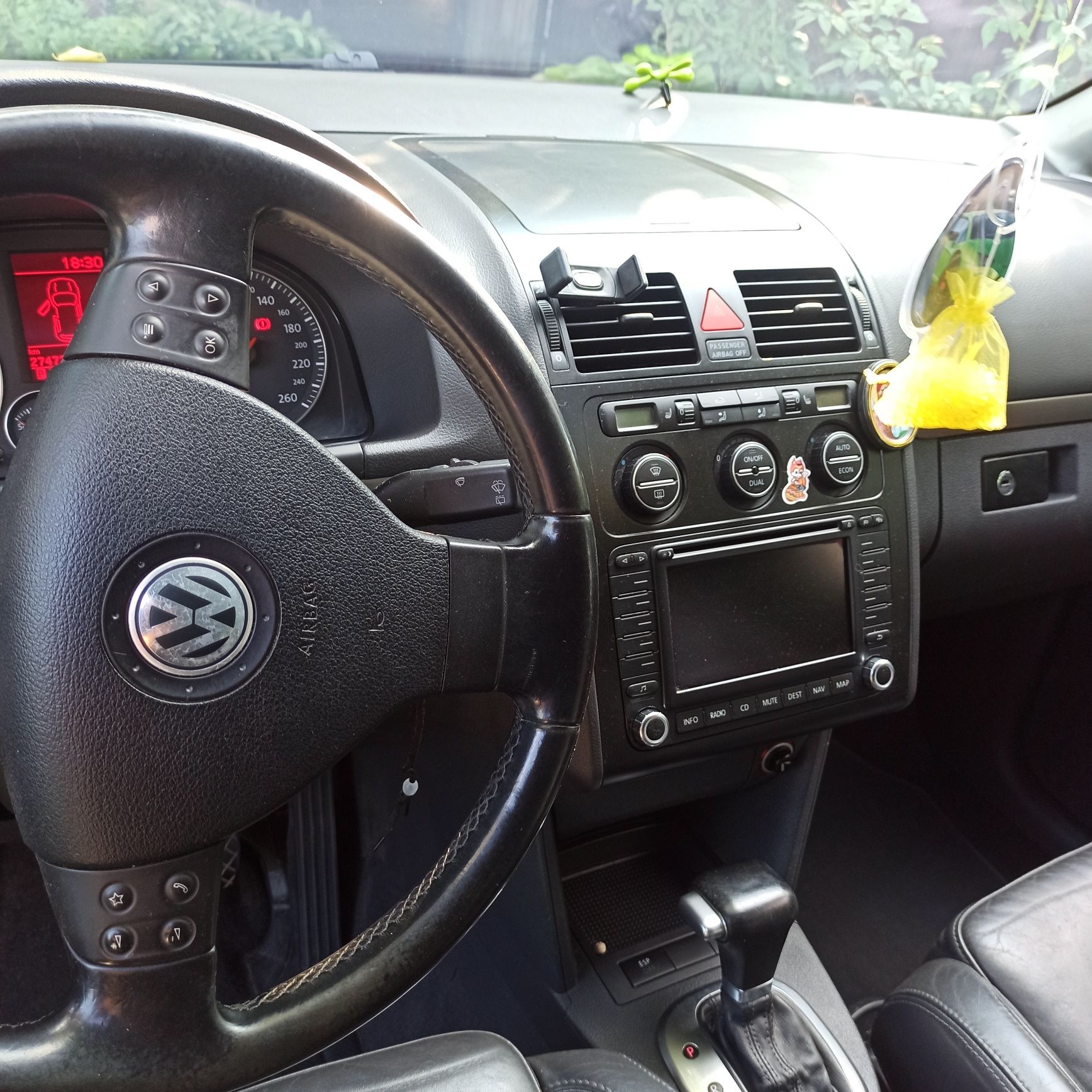 Продам Авто Volkswagen Touran 2 FSI