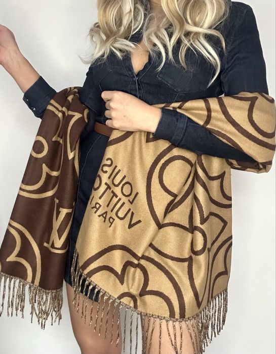 Popularny szalik z kaszmiru w stylu L V