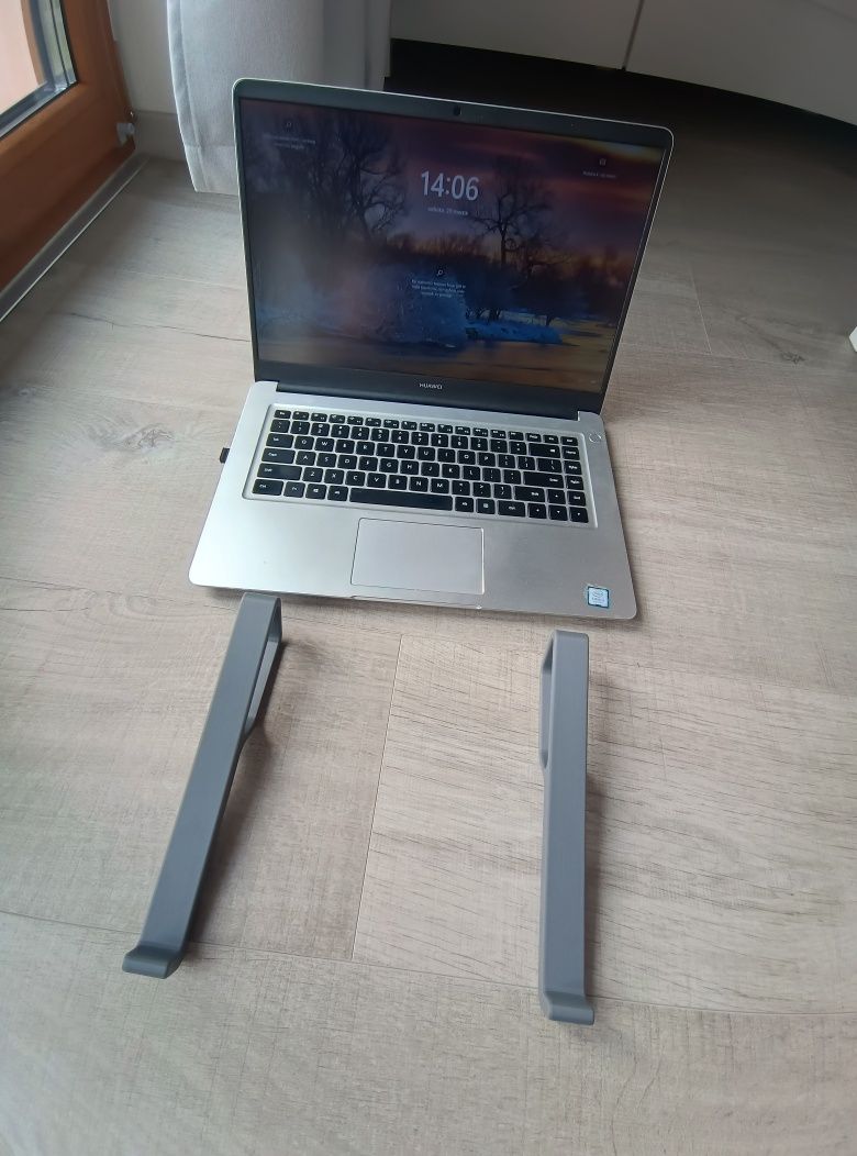 Nóżki podstawka do laptopa notebooka