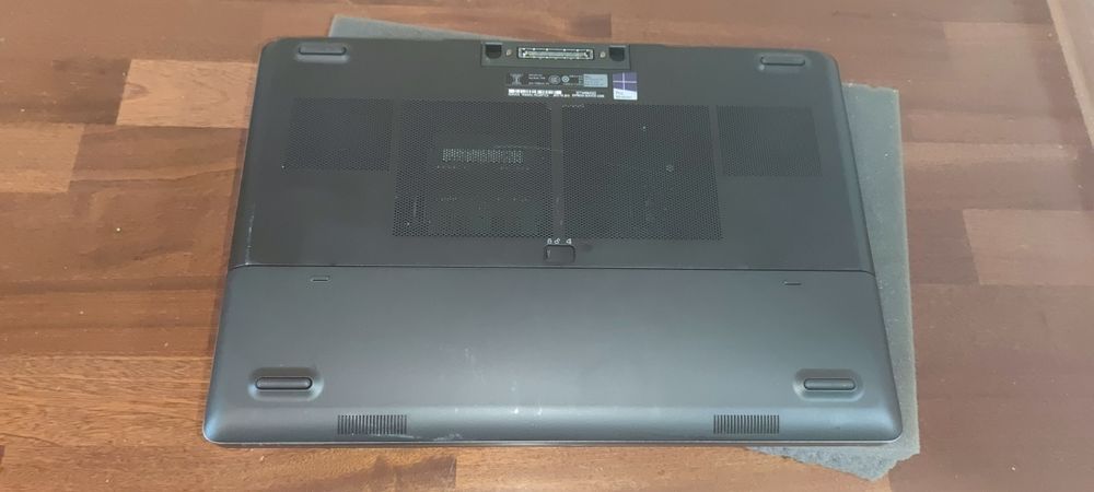 Dell Precision 7710 17,3" i7-6820hq RAM-8gb SSD-256 AMD FirePro 2gb