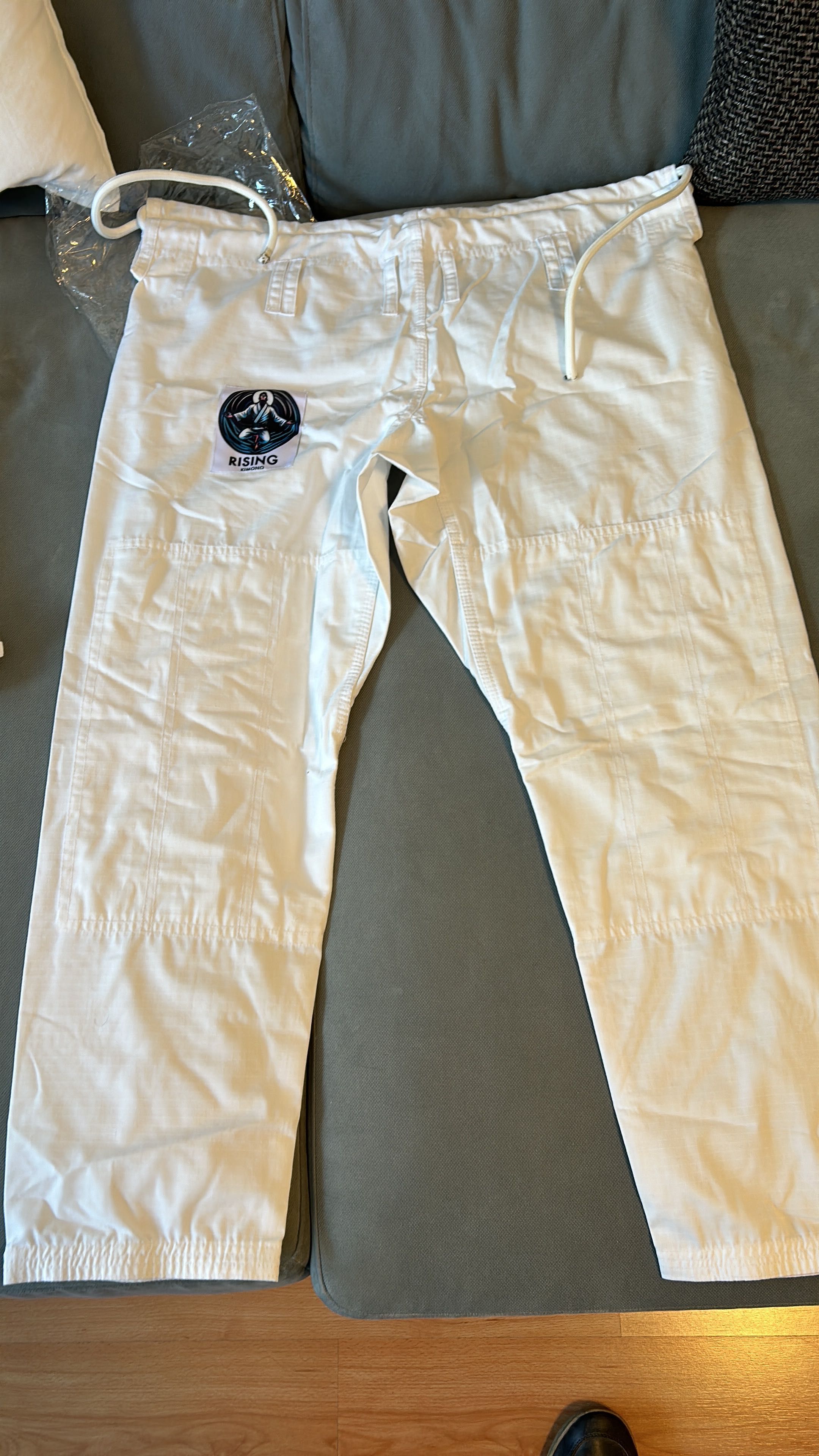 Rising Kimono A1, A2, A3 e A4 Jiu Jitsu novo acompanha faixa branca