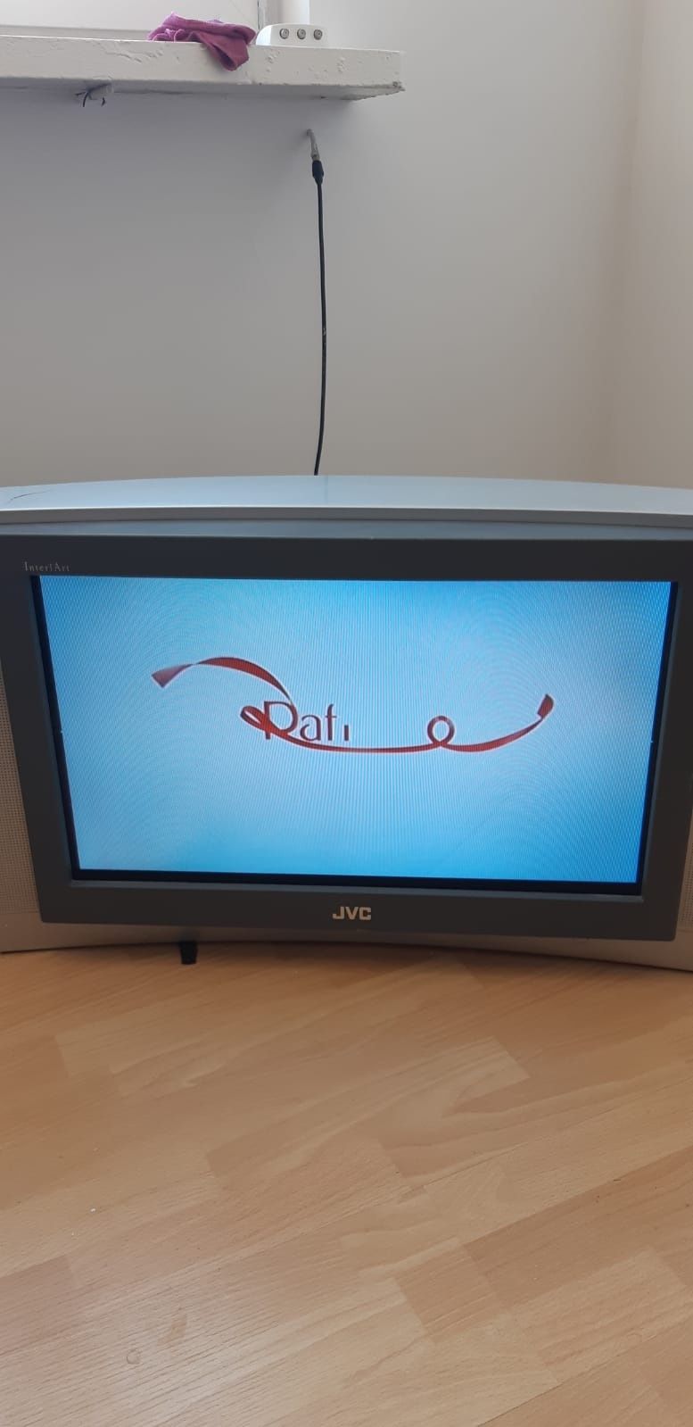 Telewizor JVC starego typu