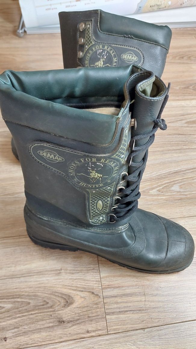 Buty solidne  zimowe z wkladanym korzuszkiem