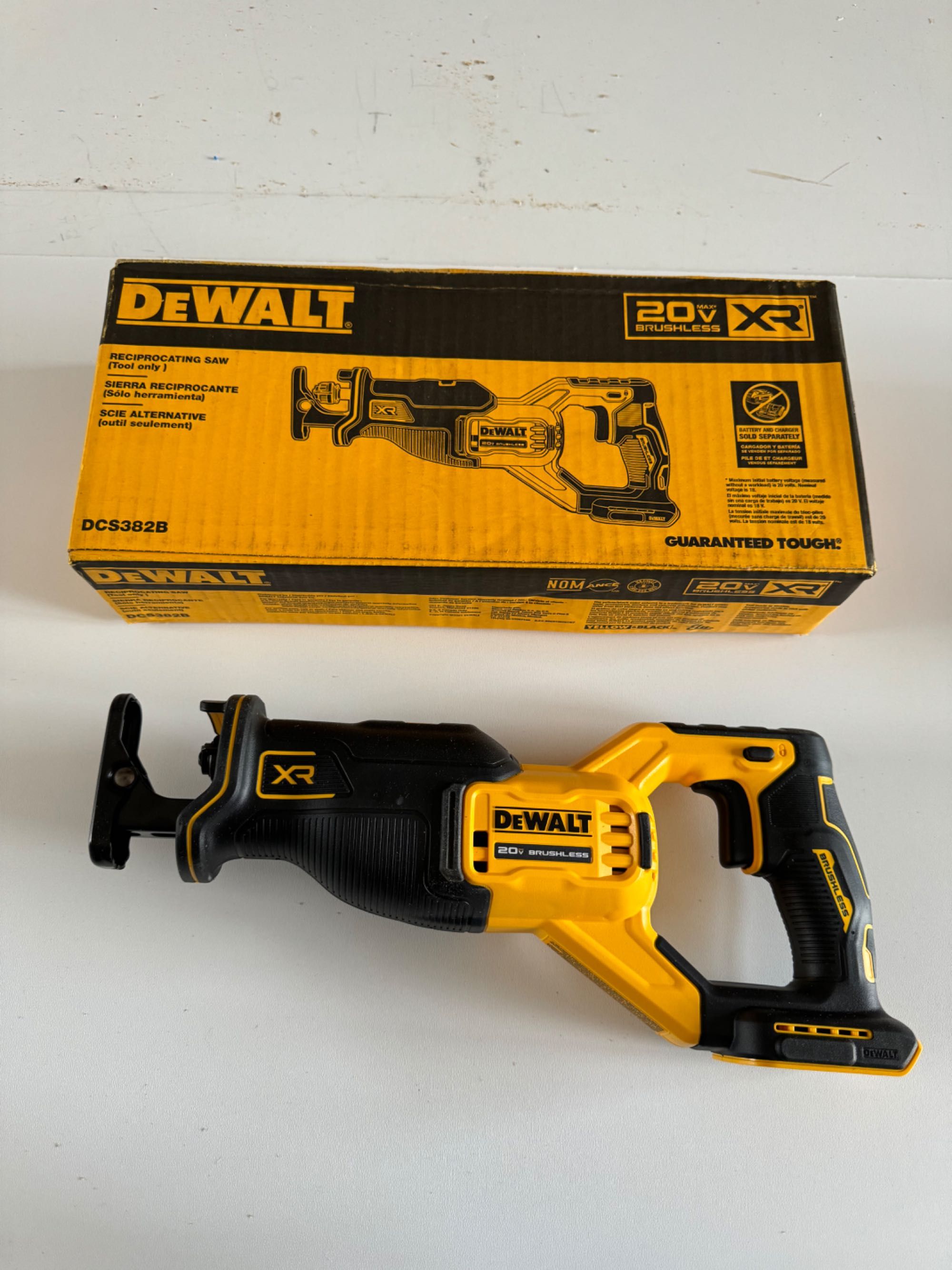 Dewalt DCS382 piła szablasta