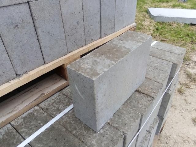 BLOCZEK betonowy fundamentowy B20