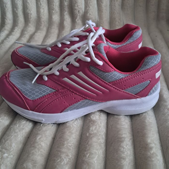 Avon super nowość- buty sportowe antypoślizgowe