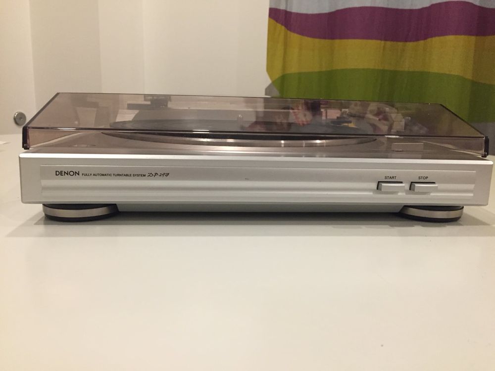Gira-discos Denon DP-29F