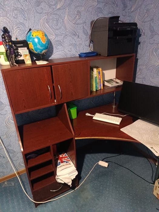 Большой угловой стол