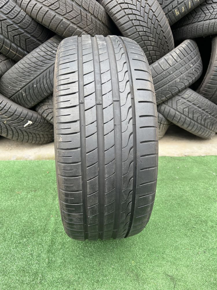 Opona Imperial 245/40/19