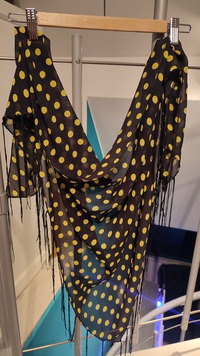 Apaszka czarna w żółte grochy