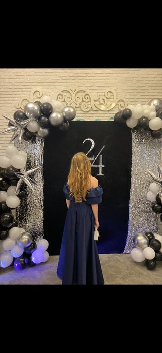 Продам випускну сукню в гарному стані