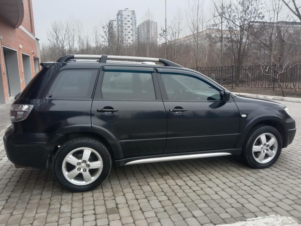 Продам Митсубиси аутлендер