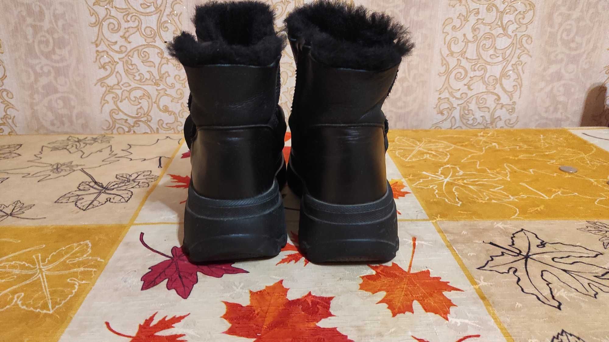 Угги женские кожаные