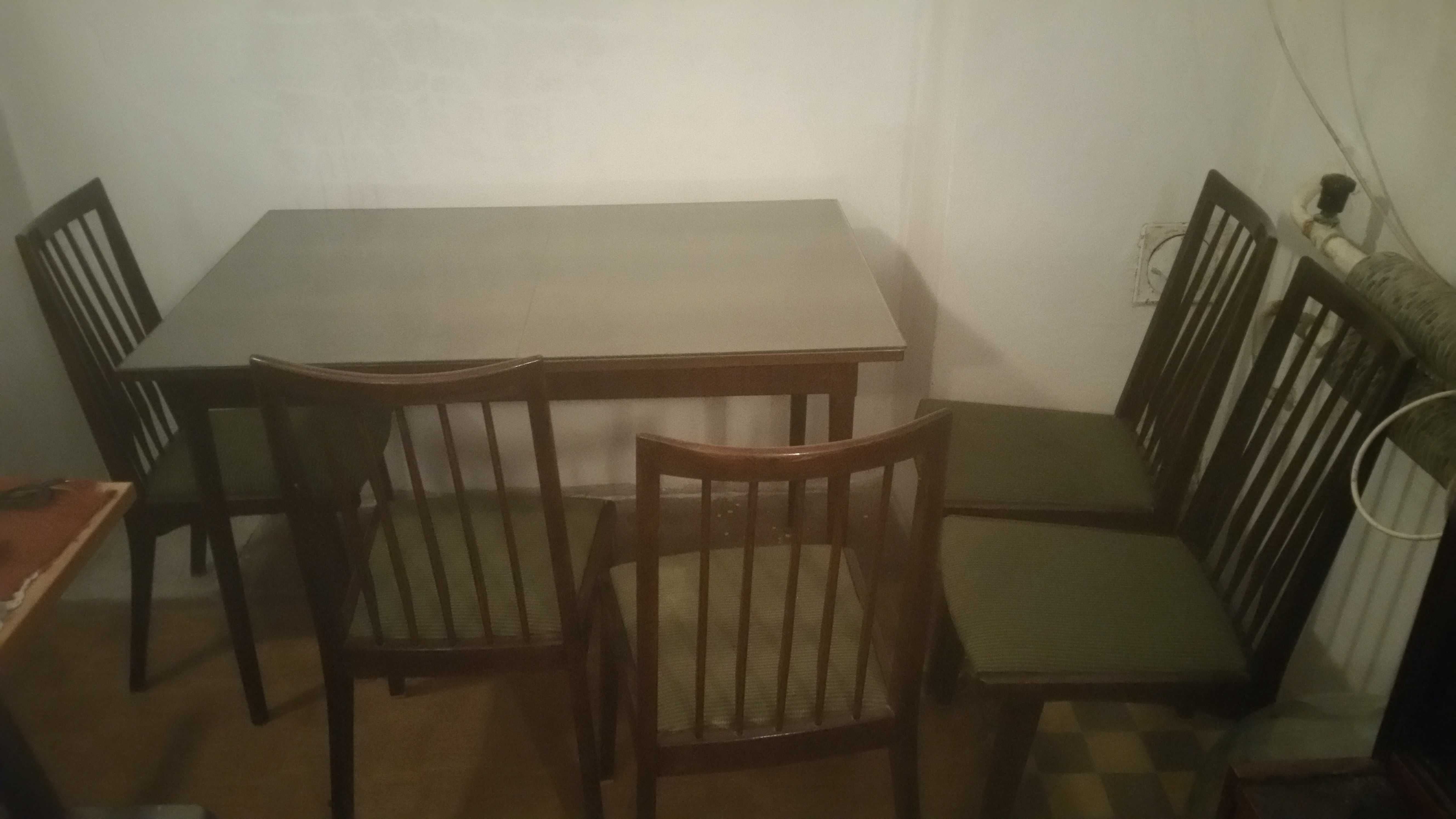 Stół rozsuwany z krzesłami